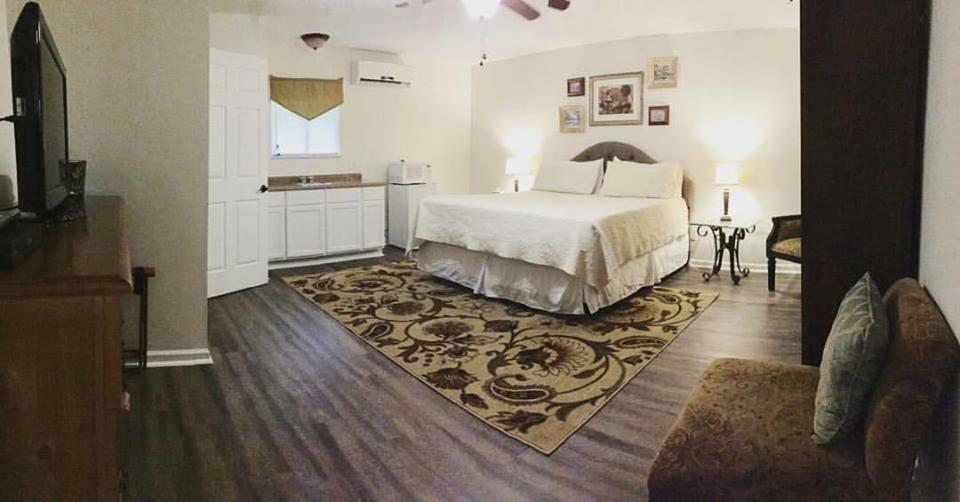 Square Inn Wimberley Zewnętrze zdjęcie